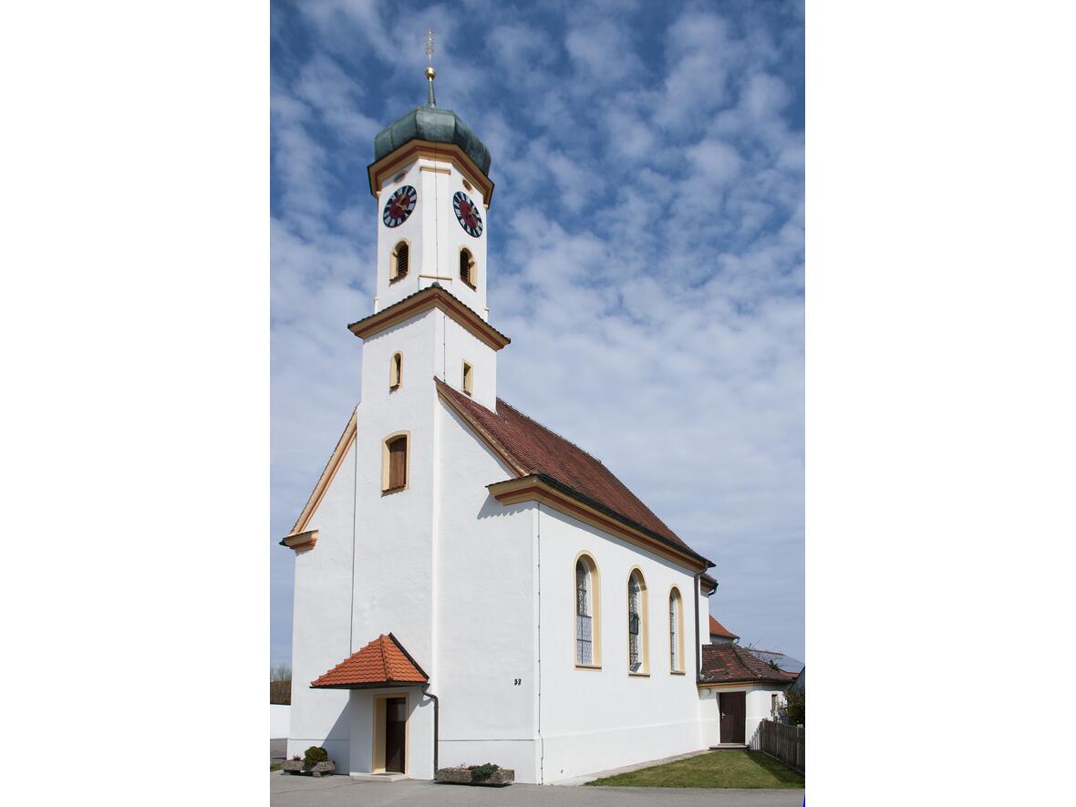 Heilige Messe, Amtseinführung von Pfarrer Edwin mit Festzug vom Martinushaus zur Kirche
